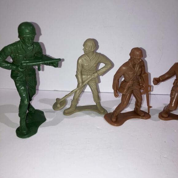 (8) Vintage 1970’S Large 4-5” Army Men Action Figures Greenbrier International - Picture 3 of 6